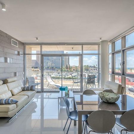 Beautiful Sunny 3 Bedrooms In Font Of The Beach Tel-Aviv Kültér fotó