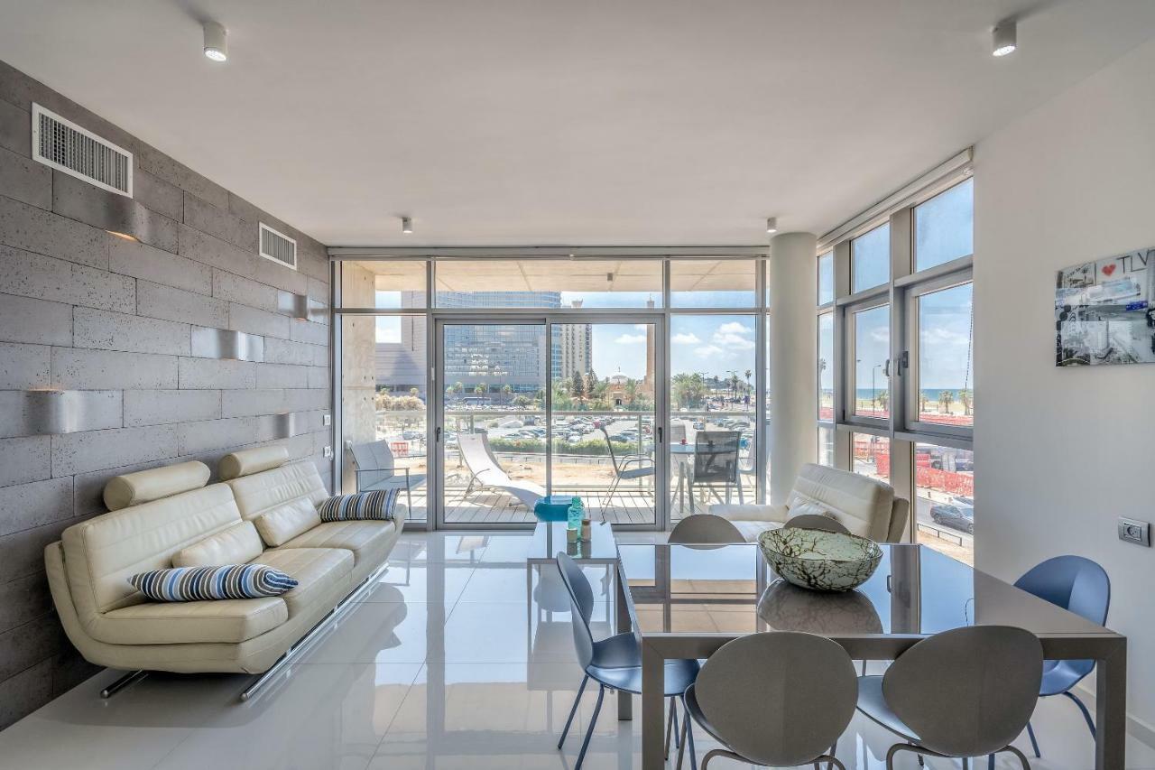 Beautiful Sunny 3 Bedrooms In Font Of The Beach Tel-Aviv Kültér fotó